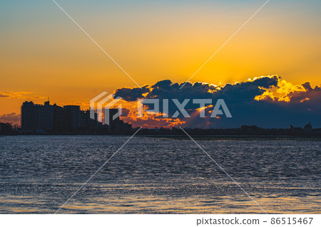 弁天島的日出 86515467