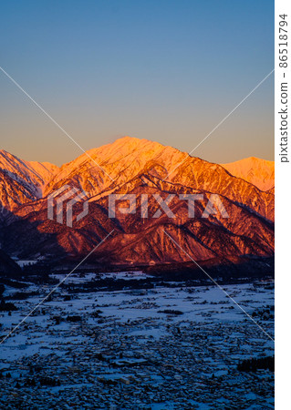 Rengedake dyed in Morgenroth (from Mt. Takagari in winter) 86518794