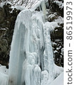 Otaki in Takase Gorge on the southwestern side of Mt. Chokai. It looks like it was frozen in February, but there is a difficulty in approaching it. 86519973
