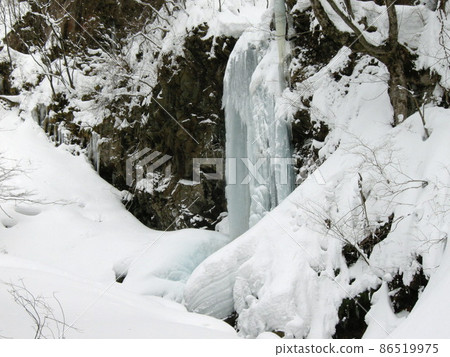 鳥海山西南側高瀨峽谷的大瀧。 86519975