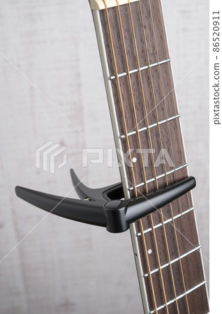 用於原聲吉他的 Capo tasto 用於原聲吉他的 Capo tasto 86520911