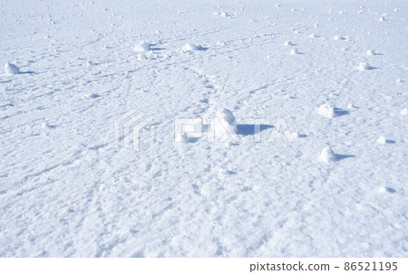 Snow rolls winter scenery Snow rolls winter scenery 86521195