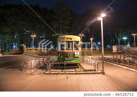 《Aichi Prefecture》 Nagoya City Science Museum Night view Streetcar 1400 type bogie car 86526752