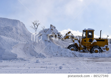 Snow removal work 86527340