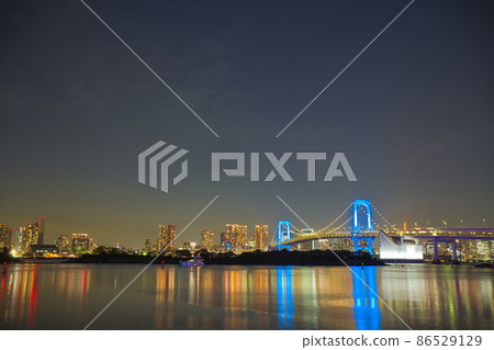 [東京] 4月·東京灣區的城市風光和彩虹橋 86529129