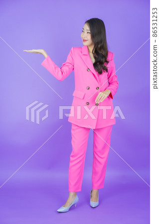 Portrait beautiful young asian woman smile with action Portrait beautiful young asian woman smile with action 86531253