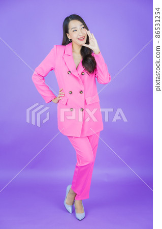 Portrait beautiful young asian woman smile with action Portrait beautiful young asian woman smile with action 86531254