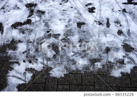 人行道上的雪，休息，向上，腳，地面 86535226