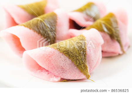 Sakura mochi 86536825
