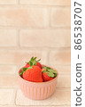 Strawberries on a plate 86538707