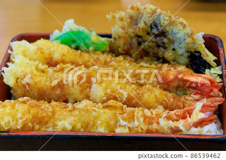 Delicious Japanese food, Tendon 86539462