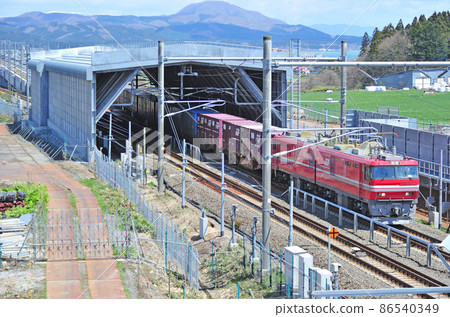 北海道新幹線 Kikonai-Shiriuchi (Shin) JR Freight EH800-16 (五棱郭) 北海道新幹線 Kikonai-Shiriuchi (Shin) JR Freight EH800-16 (五棱郭) 86540349