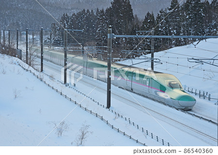 Hokkaido Shinkansen Yunosato Chinai (Shin) -Kikonai JR East E5 series U13 organization (Sendai) Hayabusa 86540360