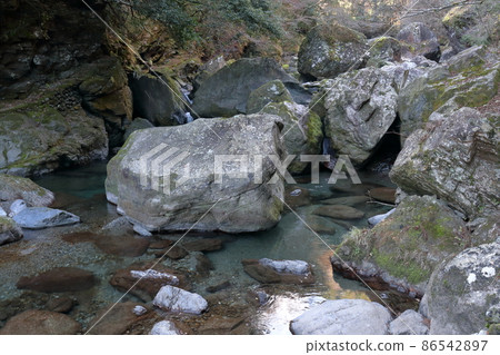 Iwayagawa Valley Gyojo Megalith (Niyodogawa Town, Kochi Prefecture) 86542897