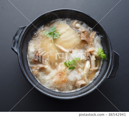 Mizore nabe hot pot dish sizzle feeling Mizore nabe hot pot dish sizzle feeling 86542941