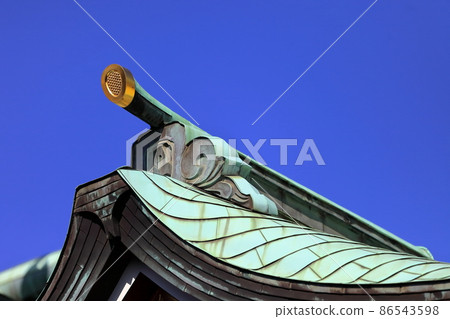 神社的屋頂(葛飾區川端諏訪神社) 神社的屋頂(葛飾區川端諏訪神社) 86543598