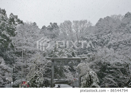 Three Togoku Sansha in the snow Three Togoku Sansha in the snow 86544794