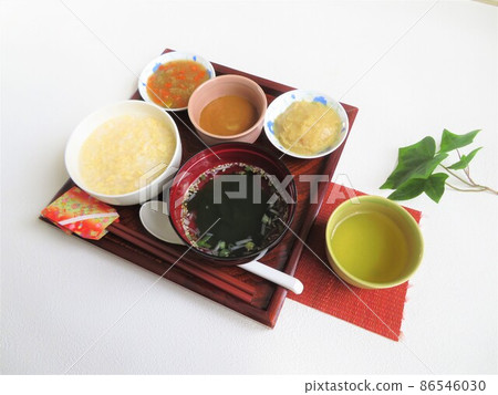 因柔軟而易於食用且美味的長期護理食品示例 86546030