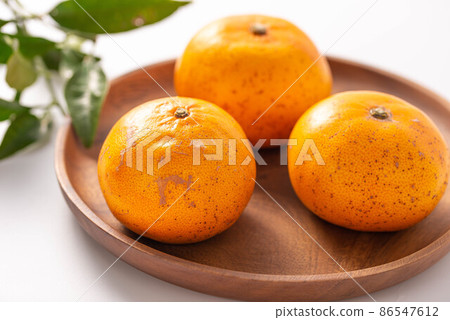 The taste of winter is very sweet and delicious. 86547612