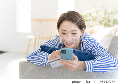 Card payment Home female 30s 86548972