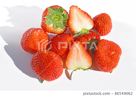 Strawberries 86549062