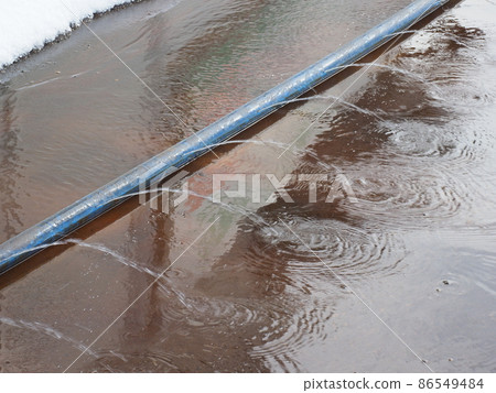 Life in a snowy country Snow-melting pipe 86549484