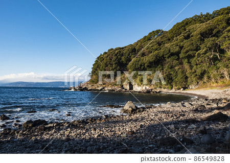 Winter on the Manazuru Peninsula in Manazuru Town, Ashigarashimo District, Kanagawa Prefecture, a scenic spot on the Izu Peninsula Winter on the Manazuru Peninsula in Manazuru Town, Ashigarashimo District, Kanagawa Prefecture, a scenic spot on the Izu Peninsula 86549828