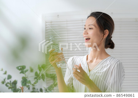 PET bottle female hydration 86549861