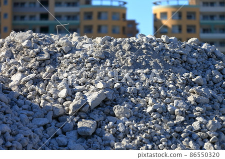 Image of a pile of rubble at the demolition site 86550320