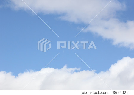  Blue sky and clouds 86553263