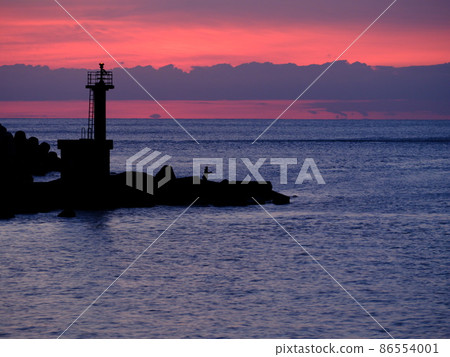 Hiwasa Port before dawn 86554001