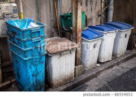 Garbage dump  86554051