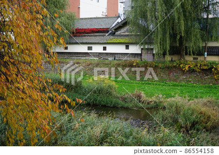 秋天盛岡清流中津川 86554158