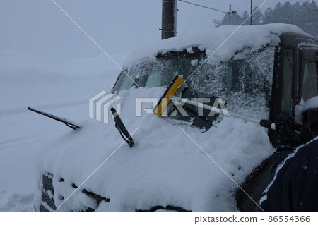 Snow removal scenery Snow removal scenery 86554366
