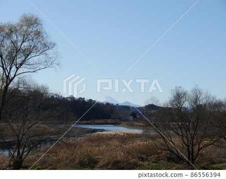 富士山從府中地方森林公園(府中玉川風之道)燒烤區附近 富士山從府中地方森林公園(府中玉川風之道)燒烤區附近 86556394