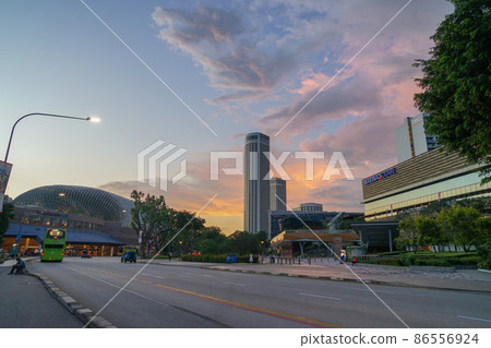 Singapore's sunset glow 86556924