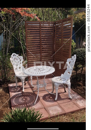 Making the first garden 86558244