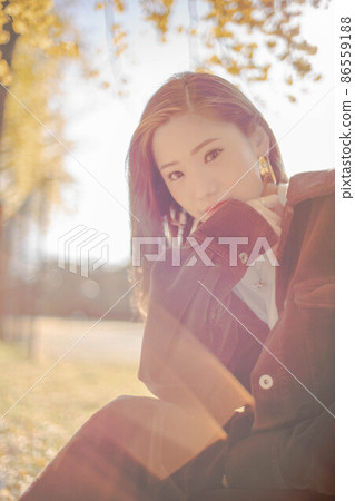 秋葉女性肖像 86559188