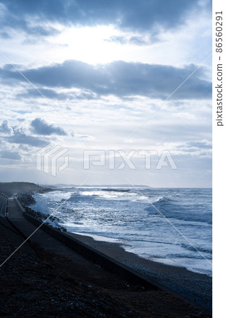 日本冬季海，石川縣小松市，安宅海灘 86560291