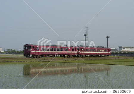Johana Line Futatsuka-Takaoka JR West Kiha 40-2136 + Kiha 53-1003 (Toyama) Johana Line Futatsuka-Takaoka JR West Kiha 40-2136 + Kiha 53-1003 (Toyama) 86560669