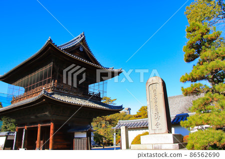名古屋文化之都建中寺山門風景 86562690