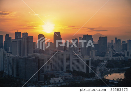 Kasumigaseki dusk 86563575