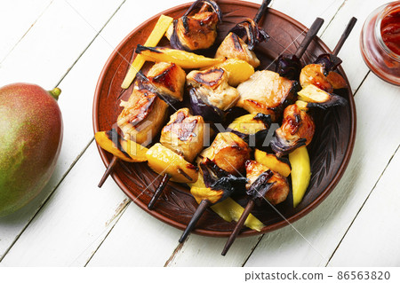 Delicious chicken kebabs. 86563820