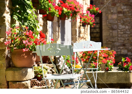 Puiselcy 風景，法國 Occitanie 的一個美麗村莊 86564432