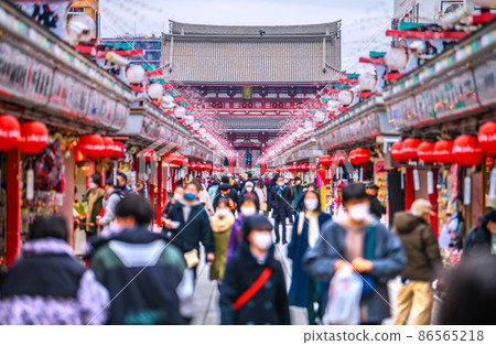 日本東京城市景觀全國首次超過70,000人,東京14,086人創歷史新高......隱形感染超級爆炸...... = 26日,淺草寺 日本東京城市景觀全國首次超過70,000人,東京14,086人創歷史新高......隱形感染超級爆炸...... = 26日,淺草寺 86565218