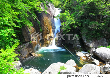 [山梨縣]鮮綠色的仙河瀑布（昇仙峽） 86567280
