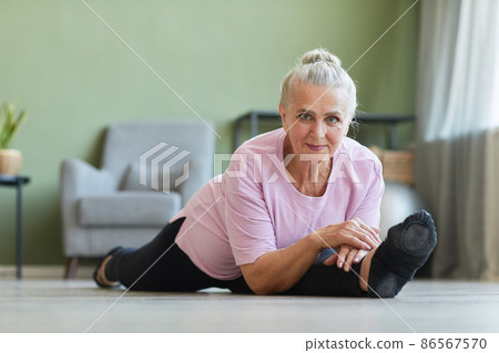 Senior active woman Senior active woman 86567570