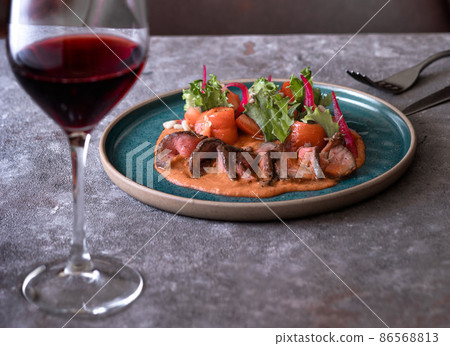 fillet and fresh vegetable salad of lettuce, arugula, spinach, cucumber and tomato. Healthy lunch menu. 86568813