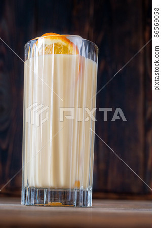 Glass of Bessie & Jessie Cocktail 86569058