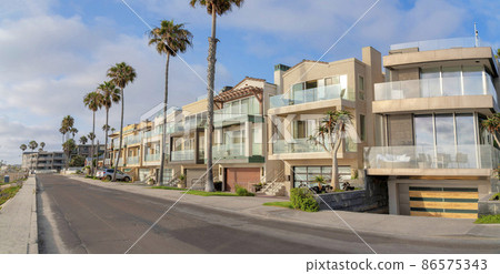 Row of multi-storey houses with attached garage at La Jolla, California 86575343